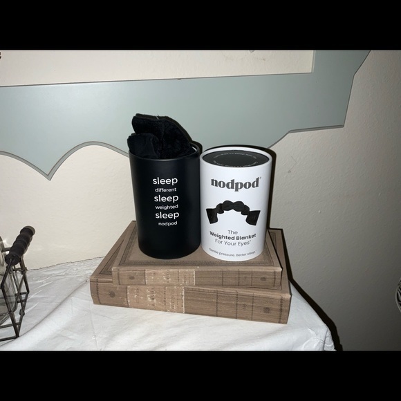 COPY - NODPOD The Weighted Blanket For Your Eyes - Picture 4 of 5